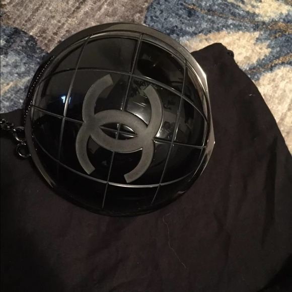 Chanel Globe Bag CHANEL Runway FALL 2013 - Picture 5 of 12